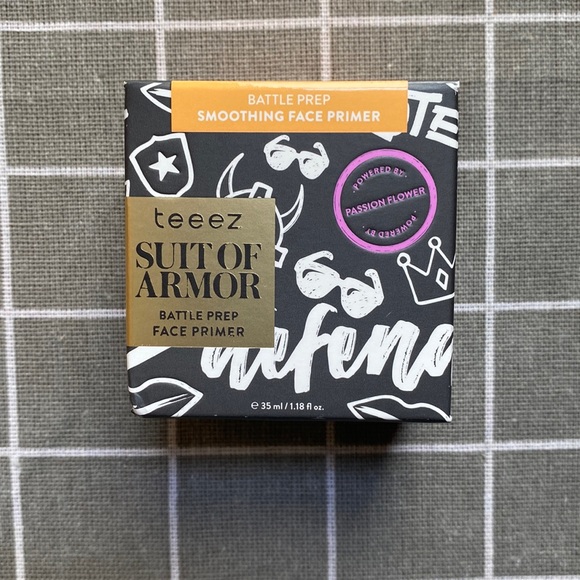 Teeez Cosmetics Smoothing Face Primer - Picture 2 of 7